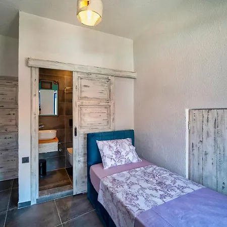 فندق مبيت وإفطار Only Blue Mansion 1